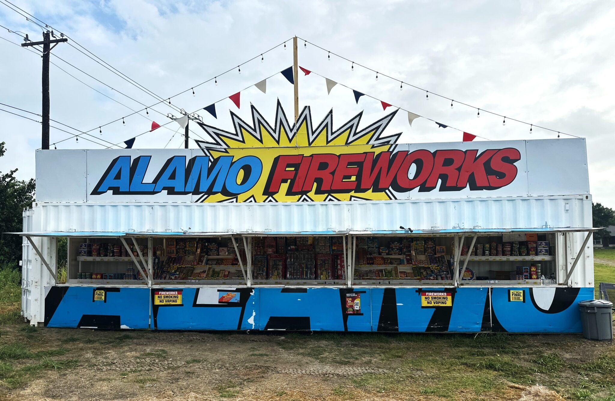 Firecracker Stand Alamo Fireworks Stand - Lavon - https://alamofireworks.com